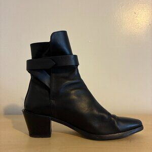 FRAME black leather ankle boots / Le Beverly / Women's EU Size 37 / US 6.5